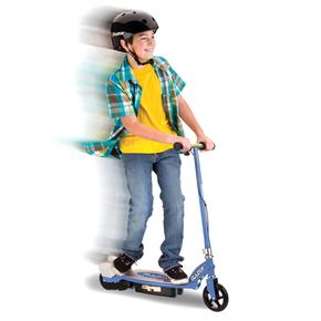 Patinete Scooter Razor W-90 Famosa