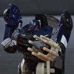 Transformers – Barricade – Figuras Deluxe-5