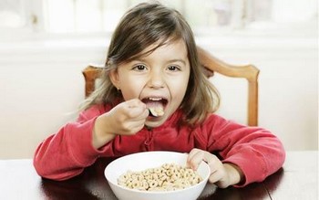 El desayuno d elos niños